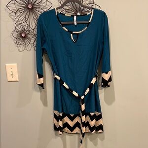 Casual Blue Sheath Dress with 3/4 Sleeves and Scoop Neckline